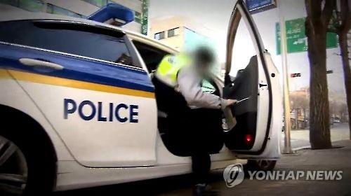 A씨는 범행 뒤 112에 전화를 걸어 "아버지를 흉기로 찔렀다"고 신고했다. 사진=연합뉴스