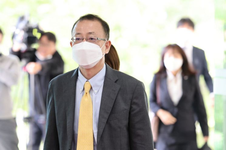 11일 한일 국장급 협의에 참석하는 다케히로 일본 외무성 아시아대양주국장. [이미지출처=연합뉴스]