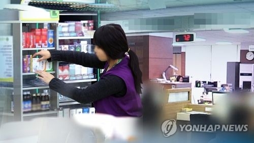 “반말은 기본, 욕이나 안 하면…” 편의점 알바생 ‘한숨’