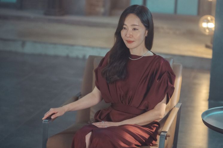 "700억 좇는 이야기, 돈의 생애 추적해보고 싶었다"