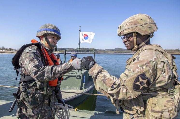 [양낙규의 Defence photo]남한강교량이 파괴되면 ‘한미합동 도하훈련’