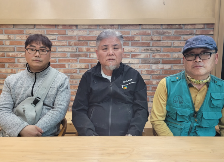지난 5월 만난 선감학원 피해자 (왼쪽부터) 오광석씨, 한일영씨, 강성근씨는 아직 트라우마를 겪고 있다고 전했다. /사진=공병선 기자 mydillon@