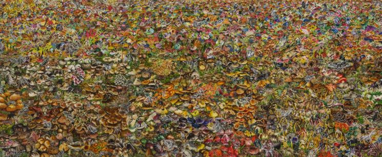 허수영 HEO Suyoung, 버섯 Fungi, 2010-2022, 캔버스에 유채 Oil on canvas, 162x390cm. 사진제공 = 학고재