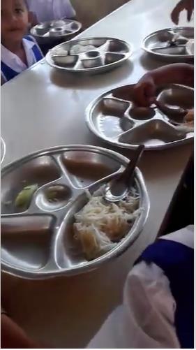 부실한 식사를 제공한 태국의 전 유치원장이 385년형을 선고받았다. 사진은 문제가 된 급식의 모습. 사진=연합뉴스