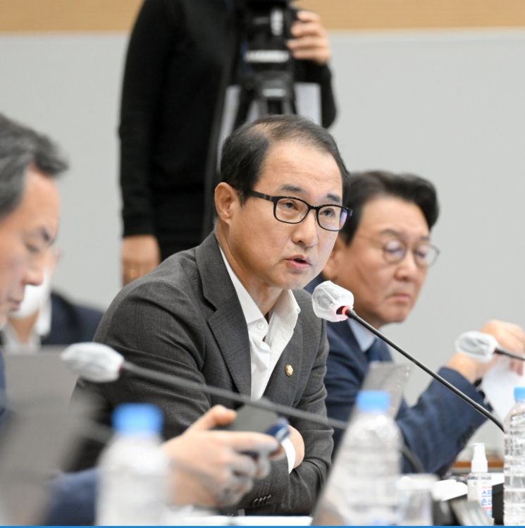 [2022 국감] "벤처기업 1년 새 2300개 감소…수도권 집중 심화"