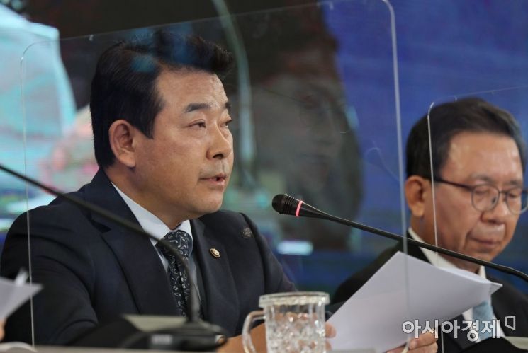 박정 더불어민주당 예결위 간사가 25일 국회에서 열린 '2023 예산안 토론회'에 참석, 발언을 하고 있다./윤동주 기자 doso7@