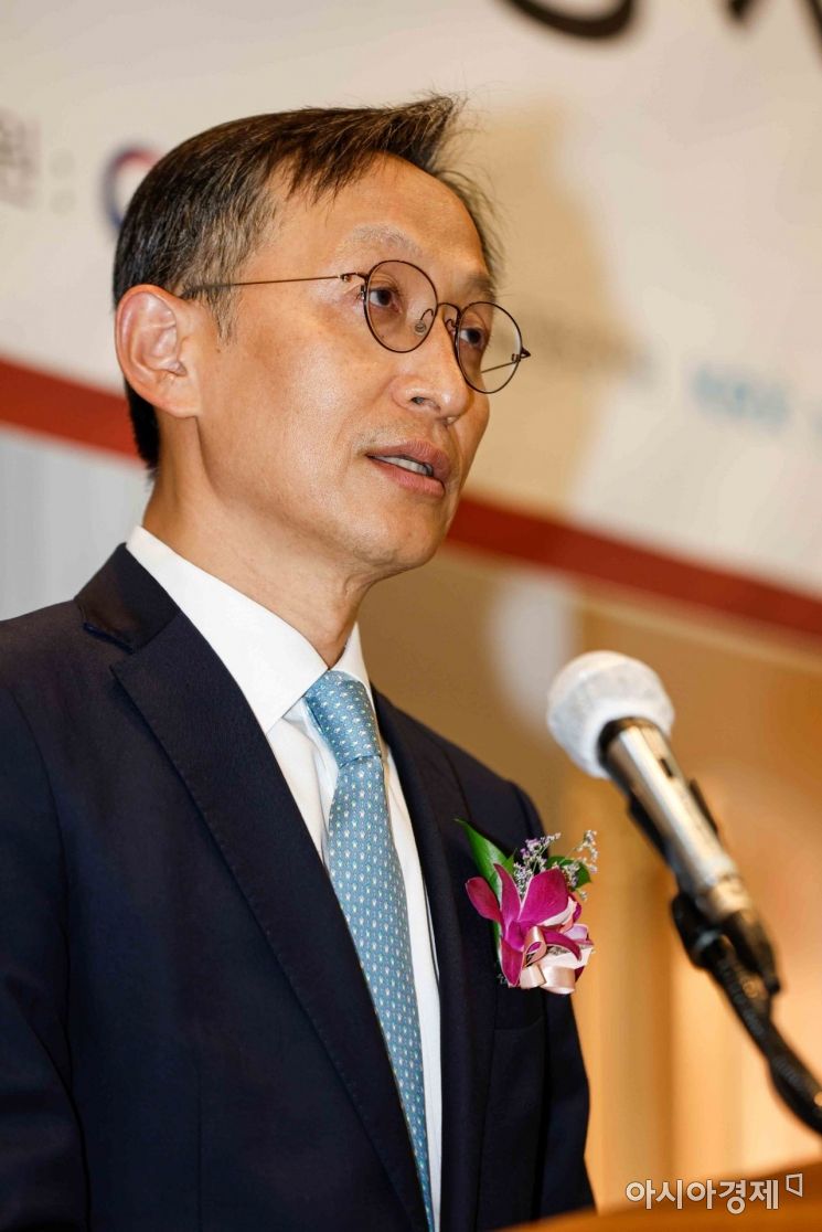 김용재 금융위원회 상임위원이 25일 서울 중구 프레스센터에서 열린 '2022 아시아스마트금융대상 시상식'에 참석해 축사하고 있다./강진형 기자aymsdream@