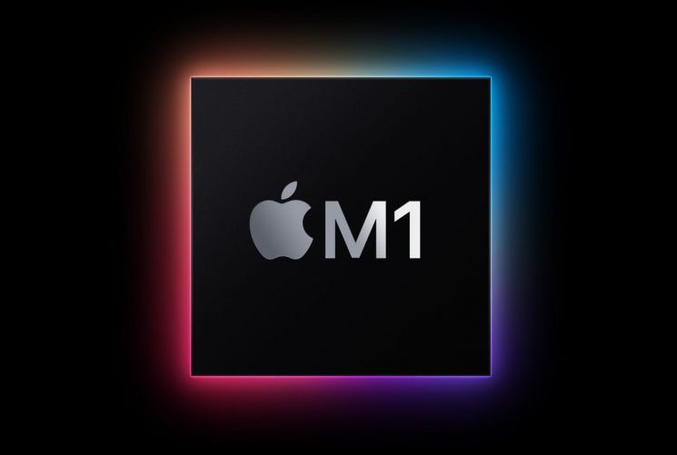 애플이 자체 설계해 선보인 M1칩.