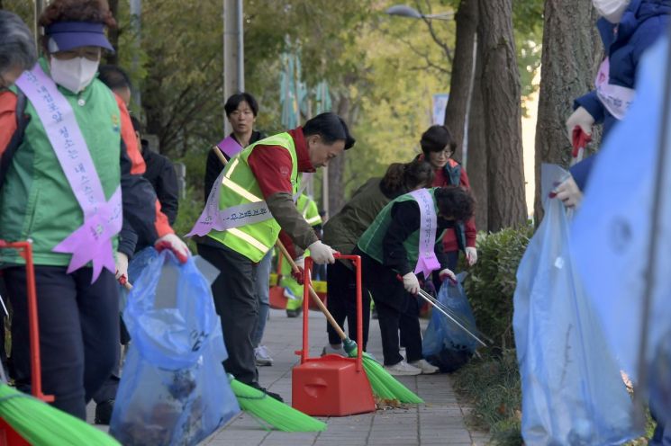 새활용으로 자원 아껴요! ... 송파구 ‘새활용 엑스포’ 개최