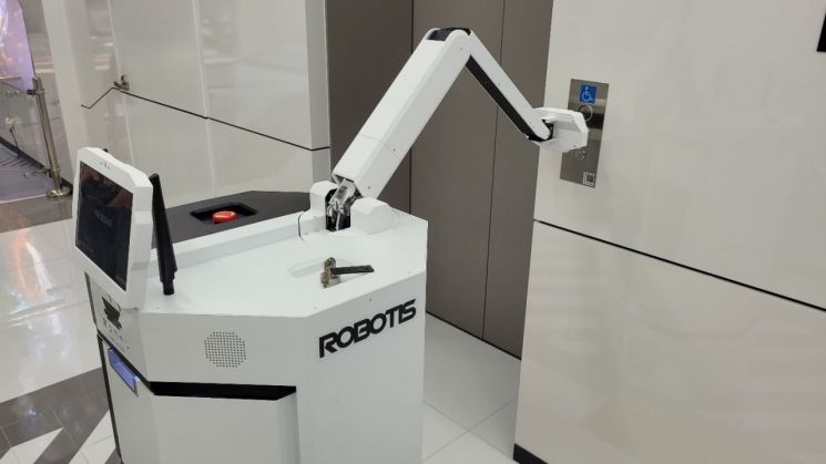 로보티즈의 실내 자율주행로봇 '집개미'