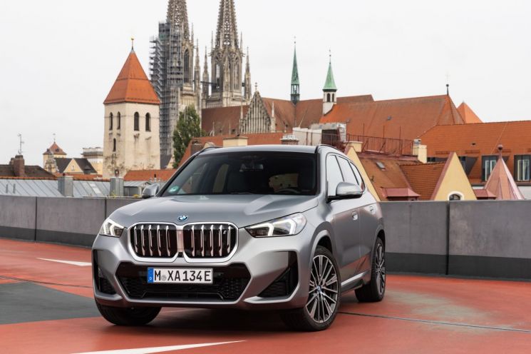 BMW 콤팩트 SUV 첫 순수전기차  iX1 x드라이브30＜사진제공:BMW코리아＞