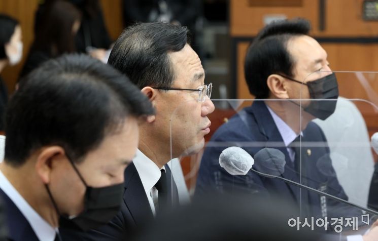주호영 국민의힘 원내대표가 1일 국회에서 열린 원내대책회의에 참석, 모두발언을 하고 있다./윤동주 기자 doso7@
