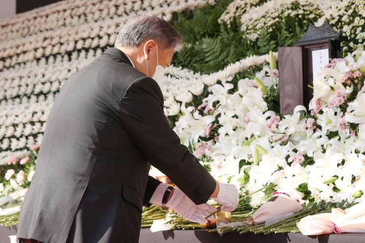 이태원 참사 외국인 사망자도 위로금·장례비 지원…외교부 전담 직원 배치