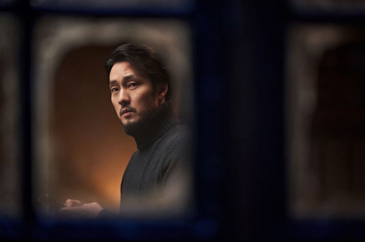 [이종길의 영상2도]비언어를 포착해 가면을 벗겨라