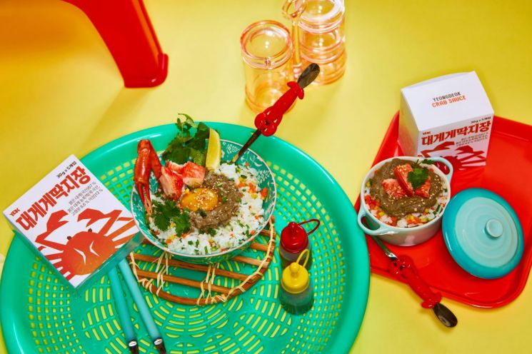 롯데百, 외국인 관광객 사로잡는 ‘K-푸드’ 기념품 선보인다