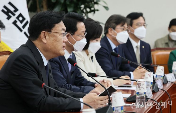 정진석 국민의힘 비대위원장이 10일 국회에서 열린 비상대책위원회의에 참석, 모두발언을 하고 있다./윤동주 기자 doso7@