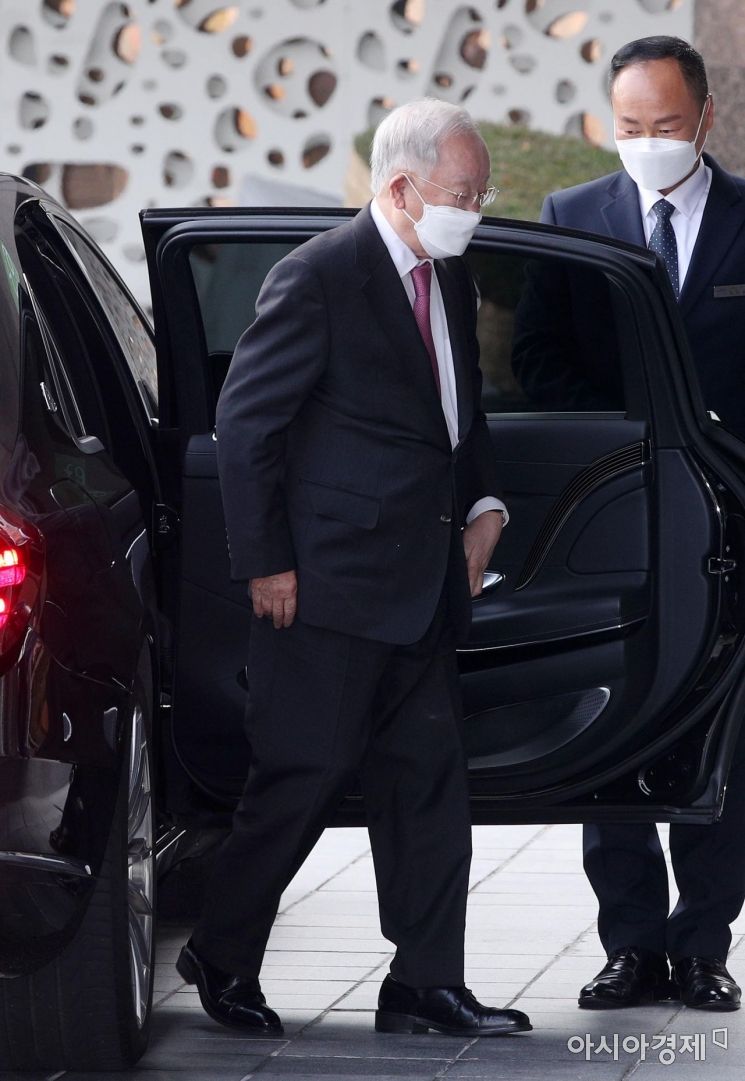 [포토] 손경식 회장, 한화 창업주 김종희 회장 탄생 100주년 기념식 참석