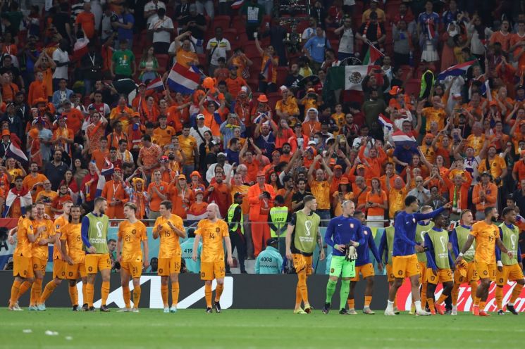 네덜란드, 마네 없는 세네갈 2-0 제압