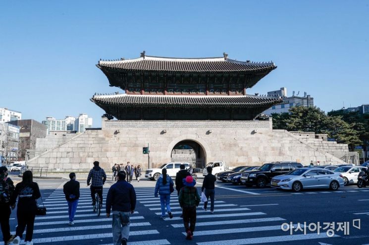 [하루만보]한양 도성 걸으며 서울 야경 즐겨요…동대문역사문화공원역