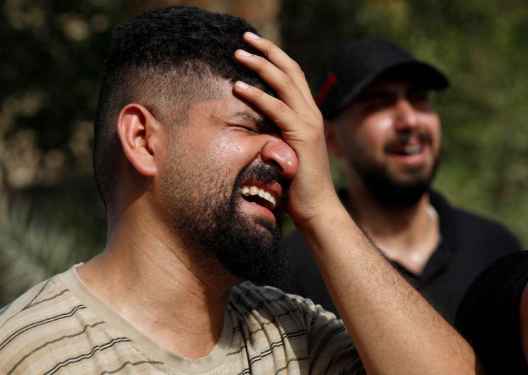 튀르키예, 7.8 강진으로 사망자 3500명 넘어…추가 피해 우려