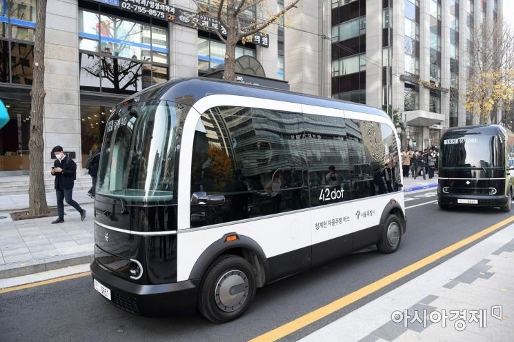 서울에서 운행하는 전기 자율주행 버스 /김현민 기자 kimhyun81@