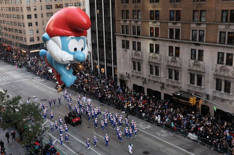 [포토]맨해튼에 등장한 스머프...뉴욕 추수감사절 퍼레이드