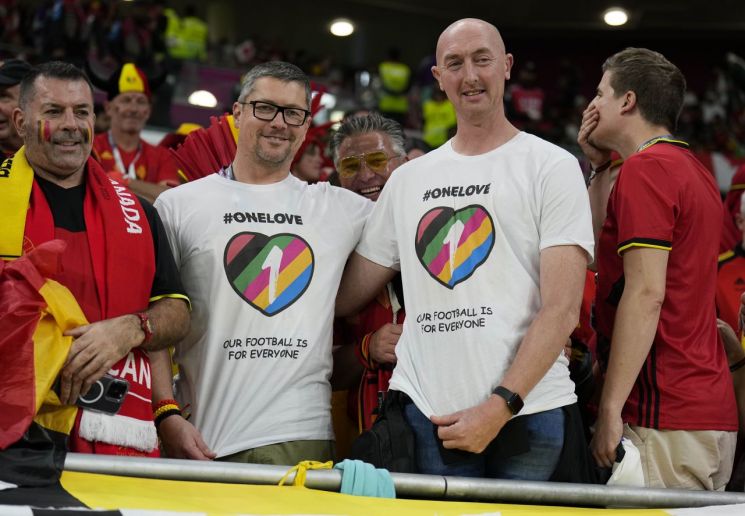 스위스 축구협회, ‘무지개 완장 금지’에 유감 표명