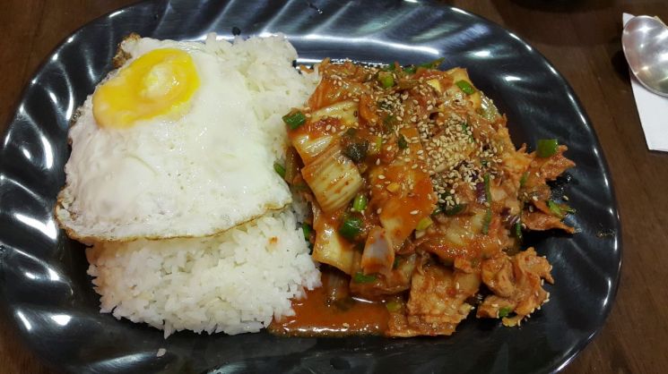 ‘한국인=밥심’ 옛말? … 10년 새 식단 ‘저탄고지’로