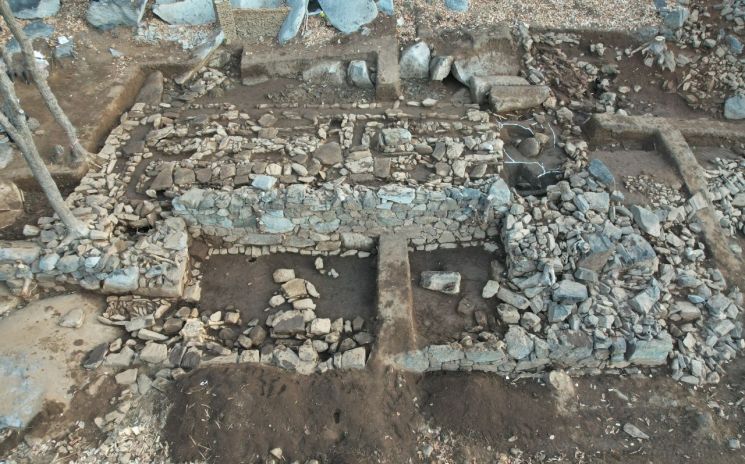 고려 왕 거처한 강화 묘지사지서 대형 온돌 발견