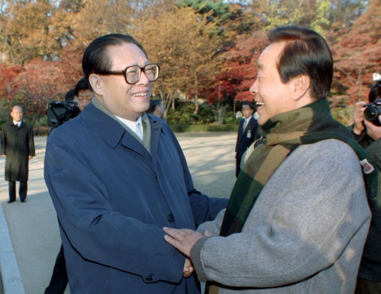 中 고속성장 이끈 장쩌민 전 주석 별세…수장 잃은 상하이방