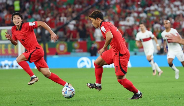 [속보]황희찬 ‘매서운 역전골’…한국 2-1 포르투갈