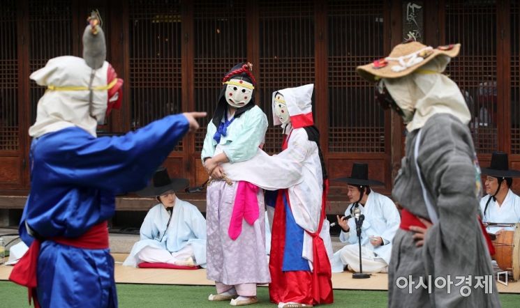 [포토] 신명나는 한국의 탈춤