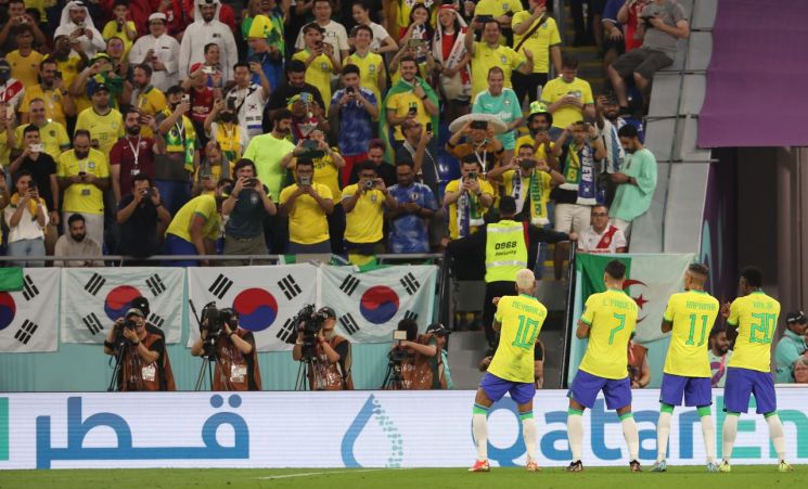 높기만 한 '남미의 벽'…이번엔 브라질 앞에 무릎 
