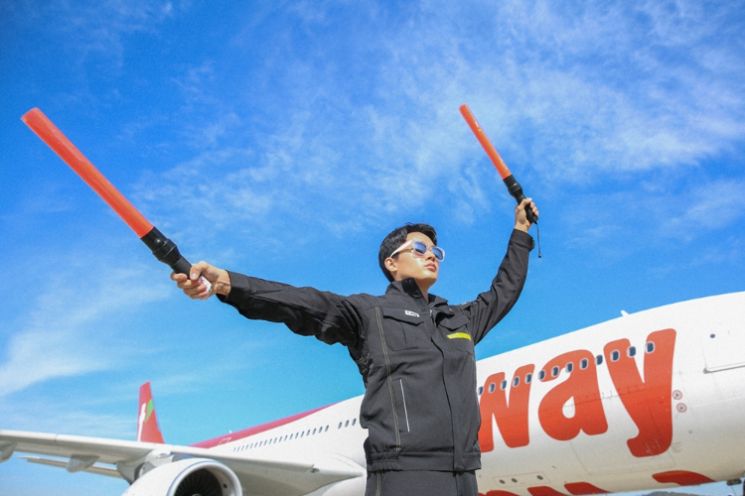 티웨이항공, 정비사 유니폼 개선…"안전운항 위한 업무 편의 향상"