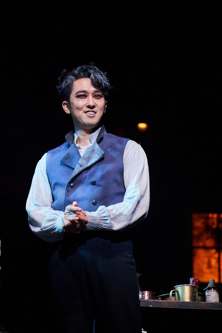 세상을 향해 복수의 면도날을 든 이발사...뮤지컬 ‘스위니토드’