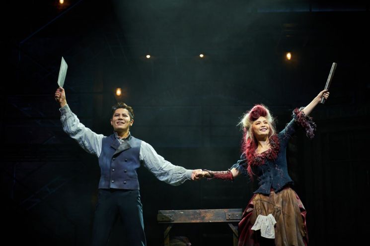 세상을 향해 복수의 면도날을 든 이발사...뮤지컬 ‘스위니토드’