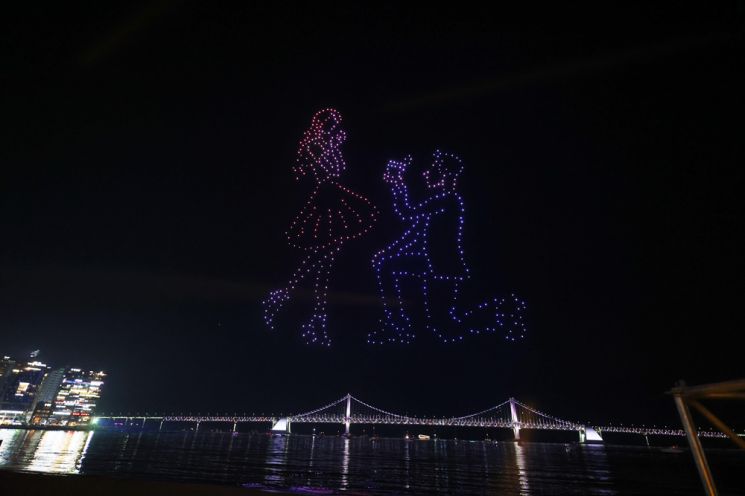 광안리 최고의 명소, 디테일이 살아 있는 드론쇼