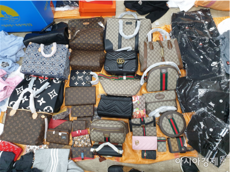 서울시 민생사법경찰단이 집중단속을 통해 위조상품을 제조·판매한 110명을 적발했다. 압수한 위조상품은 총 5006점에 달한다. (자료제공=서울시)
