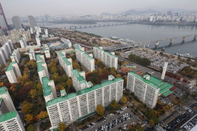 서울 여의도에서 가장 오래된 아파트인 시범아파트 / 사진=연합뉴스