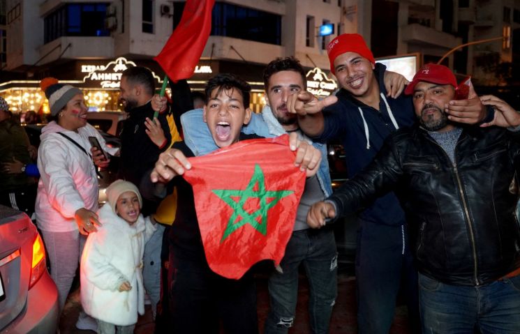 "호날두, 한 판 붙자" 모로코의 역사적 4강 도전