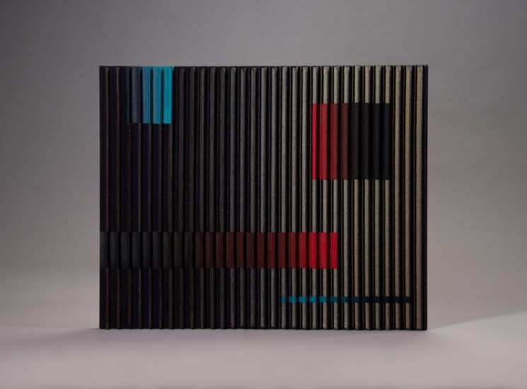 시간의 매트릭스_B_Geo2, 2022, 직조부조, 아크릴페인팅, 86.5x83x5cm   [사진 제공= 문보리 작가]