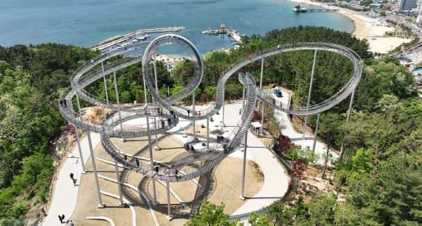 ‘포항 스페이스워크’ 랜드마크 넘어 한국 대표 관광지 도약! … 한국 관광 100선’ 선정, ‘글로벌 관광도시’ 발판 마련