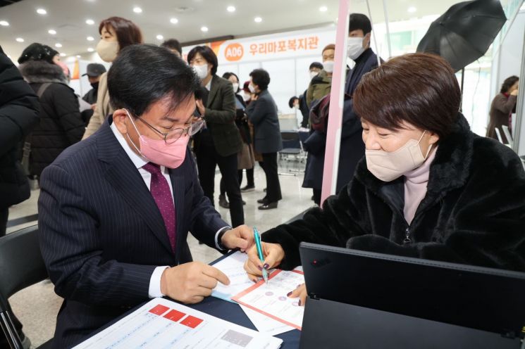 [포토]오승록 노원구청장 '2022 소리사랑합창단 찾아가는 음악회' 참석