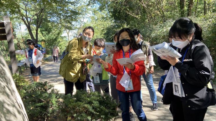 ‘독립군이 보낸 한 장의 암호레터’ 프로그램 진행