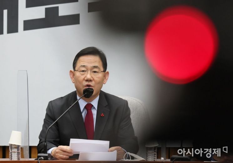 주호영 국민의힘 원내대표가 16일 국회에서 열린 원내대책회의에 참석, 모두발언을 하고 있다./윤동주 기자 doso7@