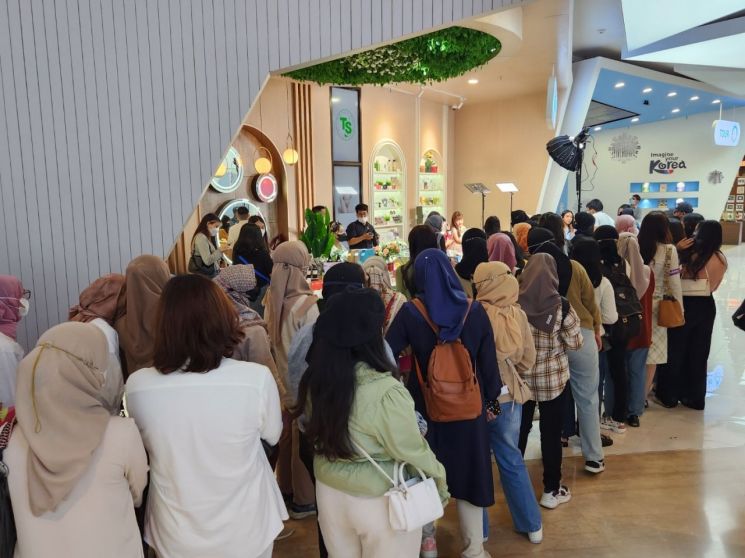 [인도네시아 한류④]문화·상품 전파도 입체적으로…보고, 바르고, 맛보고, 즐기고~