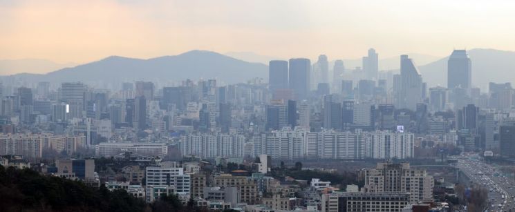 남산에서 바라본 한강 주변 아파트 모습. 연합뉴스