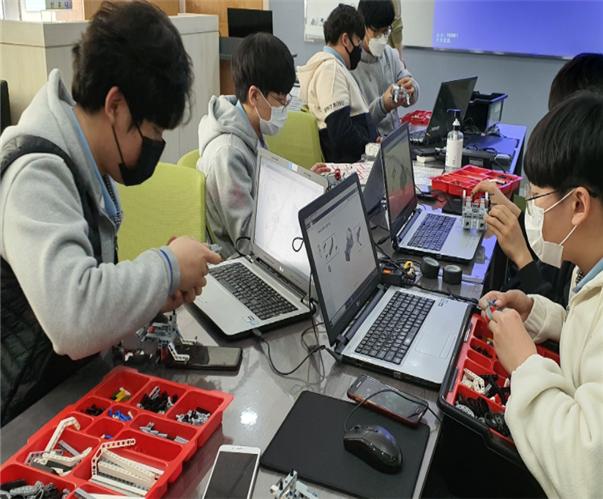 휘봉고등학교 로봇과학 교육