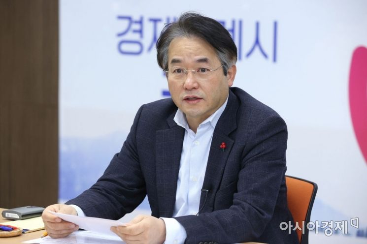 이동환 고양시장은 21일 시 간부회의에서 "내년도 본예산이 연내에 통과할 수 있도록 최선을 다해달라"고 직원들에게 당부했다. [고양시]