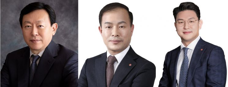 신동빈 롯데그룹 회장과 이훈기 롯데헬스케어 대표, 이원직 롯데바이오로직스 대표(왼쪽부터) (사진=롯데, 롯데바이오로직스 제공)